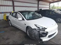 5YJ3E1EA4NF310991 2022 TESLA MODEL 3