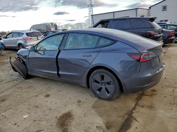 5YJ3E1EA4NF318332 2022 TESLA MODEL 3 - Image 2