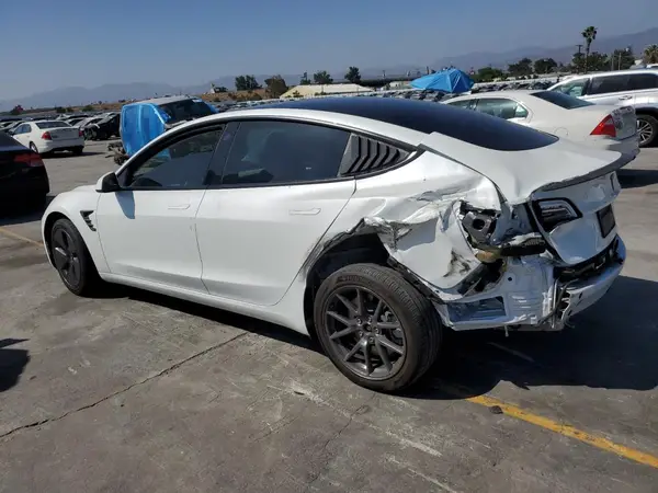 5YJ3E1EA4NF323160 2022 TESLA MODEL 3 - Image 2