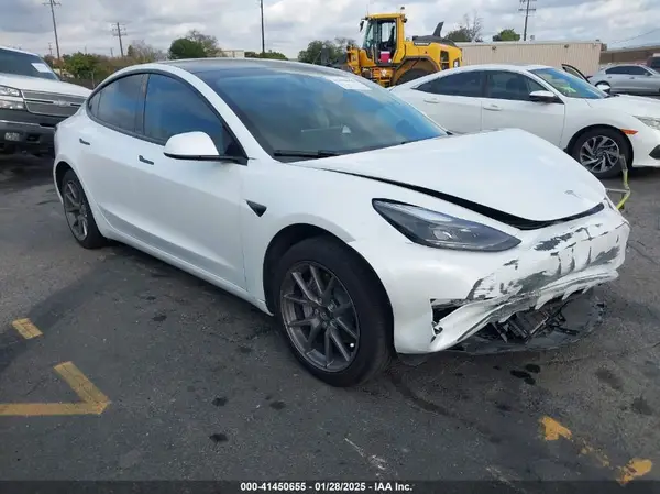 5YJ3E1EA4NF323322 2022 TESLA MODEL 3 - Image 1