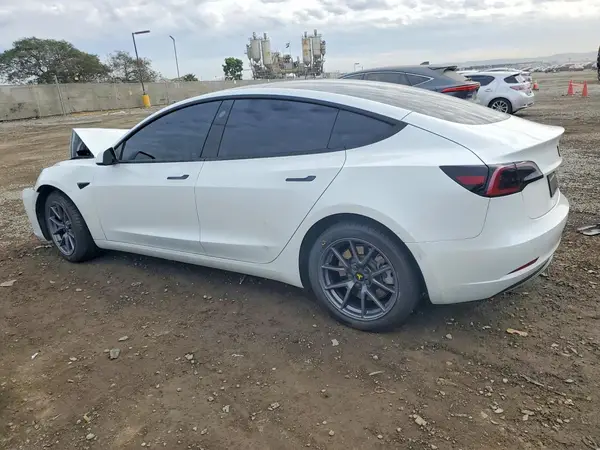 5YJ3E1EA4NF336202 2022 TESLA MODEL 3 - Image 2