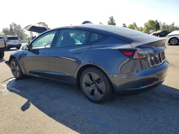5YJ3E1EA4NF336359 2022 TESLA MODEL 3 - Image 2