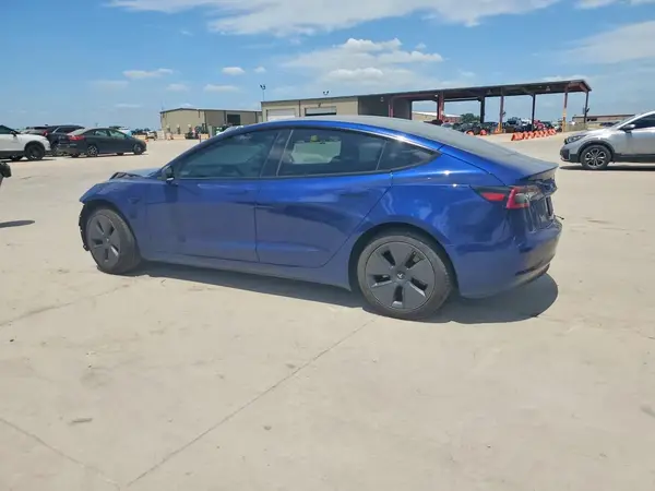 5YJ3E1EA4NF336653 2022 TESLA MODEL 3 - Image 2