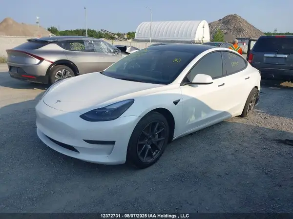 5YJ3E1EA4NF339469 2022 TESLA MODEL 3 - Image 2
