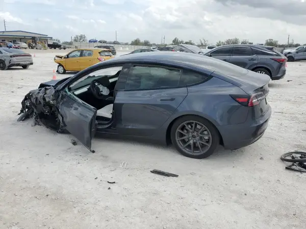 5YJ3E1EA4NF342324 2022 TESLA MODEL 3 - Image 2