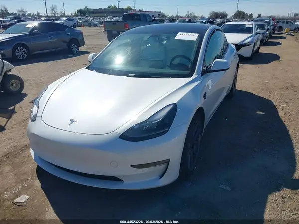 5YJ3E1EA4NF346826 2022 TESLA MODEL 3 - Image 2