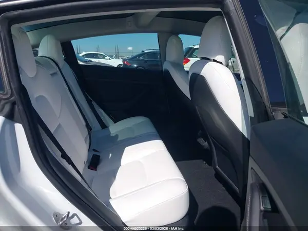 5YJ3E1EA4NF346826 2022 TESLA MODEL 3 - Image 8