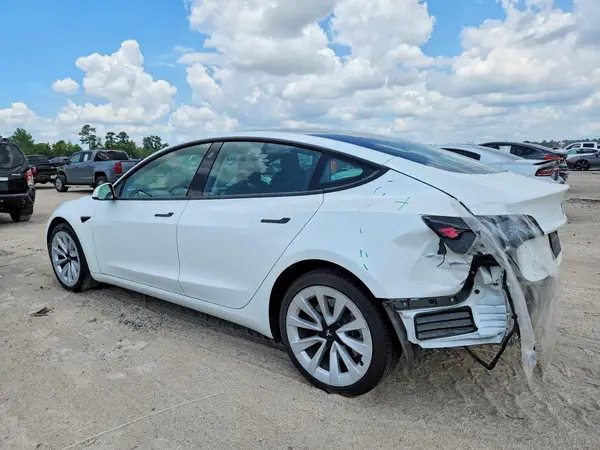 5YJ3E1EA4NF348642 2022 TESLA MODEL 3 - Image 2