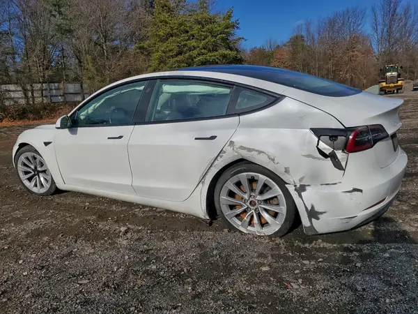 5YJ3E1EA4NF368437 2022 TESLA MODEL 3 - Image 2