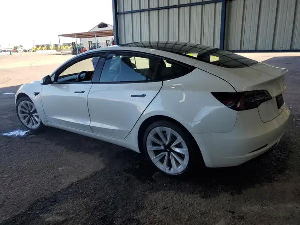 5YJ3E1EA4NF368471 2022 TESLA MODEL 3 - Image 2