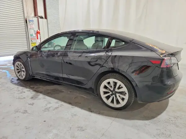 5YJ3E1EA4NF368521 2022 TESLA MODEL 3 - Image 2
