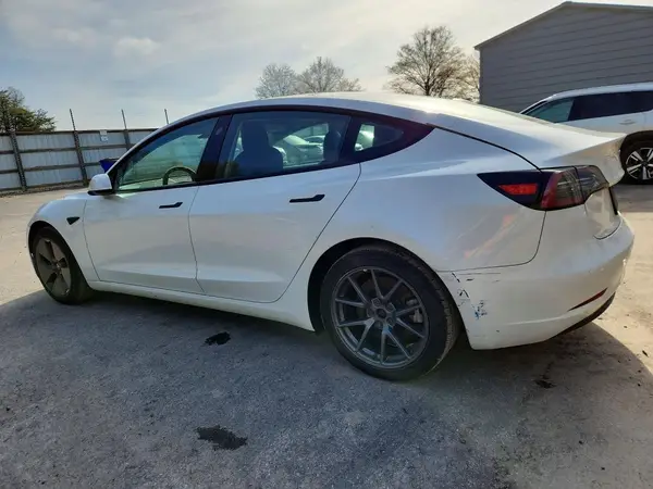 5YJ3E1EA4NF369443 2022 TESLA MODEL 3 - Image 2