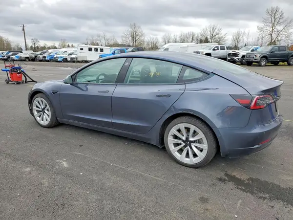 5YJ3E1EA4NF369703 2022 TESLA MODEL 3 - Image 2