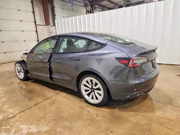 5YJ3E1EA4NF370317 2022 TESLA MODEL 3 - Image 2