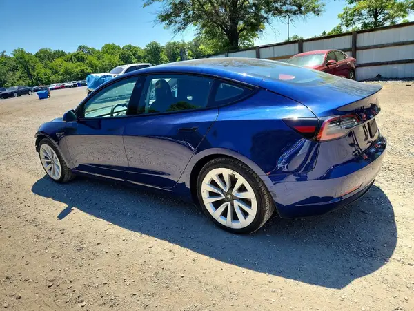 5YJ3E1EA4NF370446 2022 TESLA MODEL 3 - Image 2