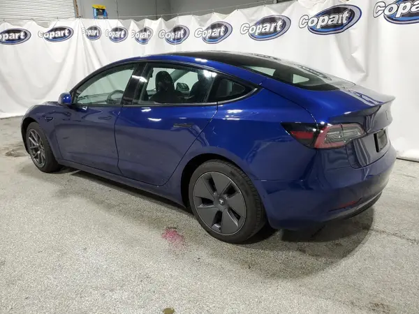5YJ3E1EA4NF370740 2022 TESLA MODEL 3 - Image 2