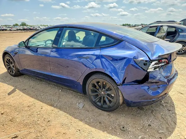 5YJ3E1EA4NF371368 2022 TESLA MODEL 3 - Image 2