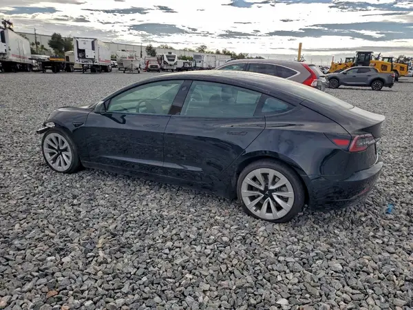 5YJ3E1EA4NF371743 2022 TESLA MODEL 3 - Image 2