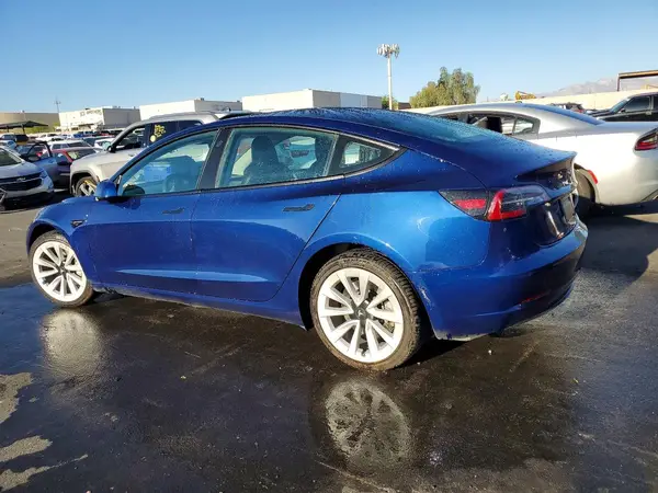 5YJ3E1EA4NF371967 2022 TESLA MODEL 3 - Image 2
