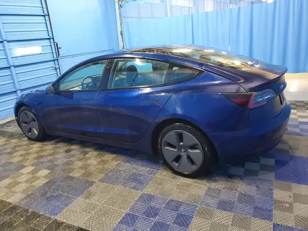 5YJ3E1EA4NF372195 2022 TESLA MODEL 3 - Image 2