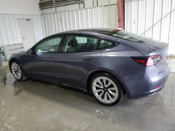 5YJ3E1EA4NF372472 2022 TESLA MODEL 3 - Image 2
