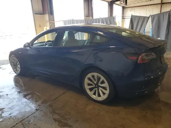 5YJ3E1EA4NF372648 2022 TESLA MODEL 3 - Image 2