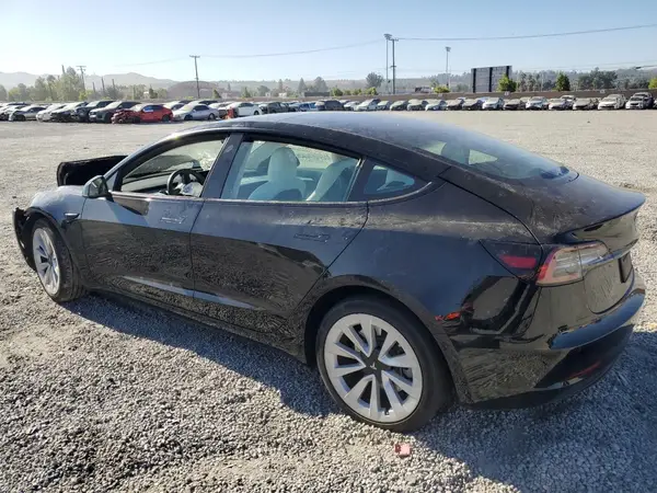 5YJ3E1EA4NF375615 2022 TESLA MODEL 3 - Image 2