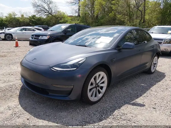 5YJ3E1EA4PF383037 2023 TESLA MODEL 3 - Image 2