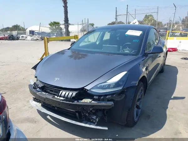 5YJ3E1EA4PF398573 2023 TESLA MODEL 3 - Image 2