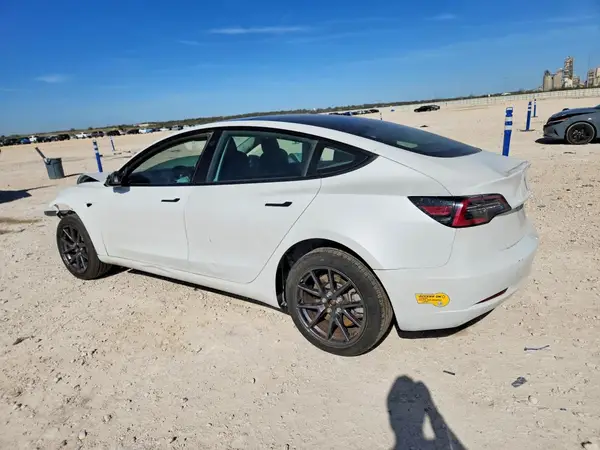 5YJ3E1EA4PF398699 2023 TESLA MODEL 3 - Image 2