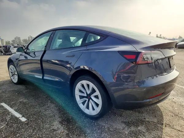 5YJ3E1EA4PF399710 2023 TESLA MODEL 3 - Image 2