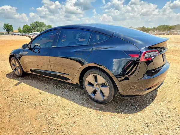 5YJ3E1EA4PF401665 2023 TESLA MODEL 3 - Image 2