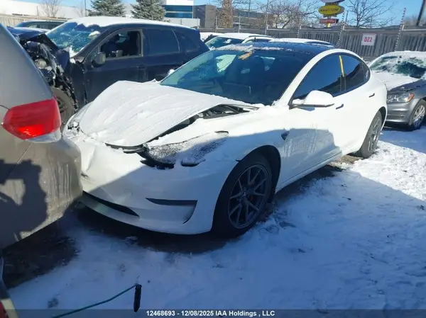 5YJ3E1EA4PF402427 2023 TESLA MODEL 3 - Image 2