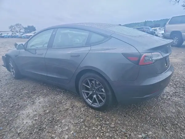 5YJ3E1EA4PF404372 2023 TESLA MODEL 3 - Image 2
