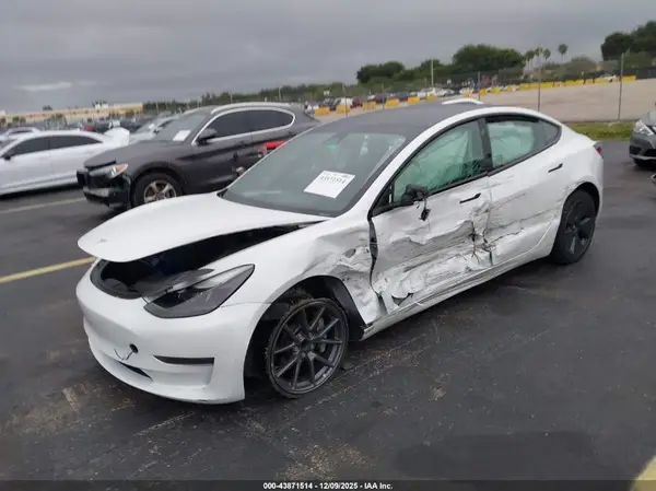 5YJ3E1EA4PF408065 2023 TESLA MODEL 3 - Image 2