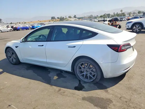 5YJ3E1EA4PF411029 2023 TESLA MODEL 3 - Image 2