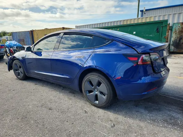 5YJ3E1EA4PF412388 2023 TESLA MODEL 3 - Image 2