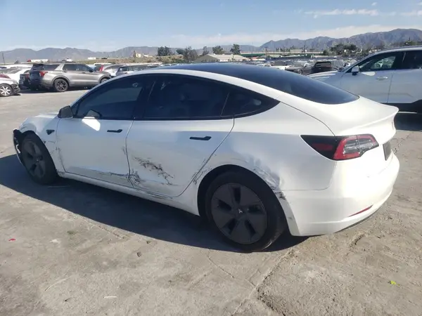 5YJ3E1EA4PF412696 2023 TESLA MODEL 3 - Image 2