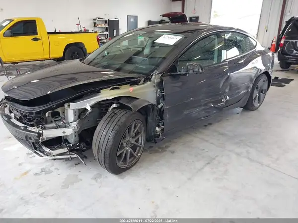 5YJ3E1EA4PF414013 2023 TESLA MODEL 3 - Image 2