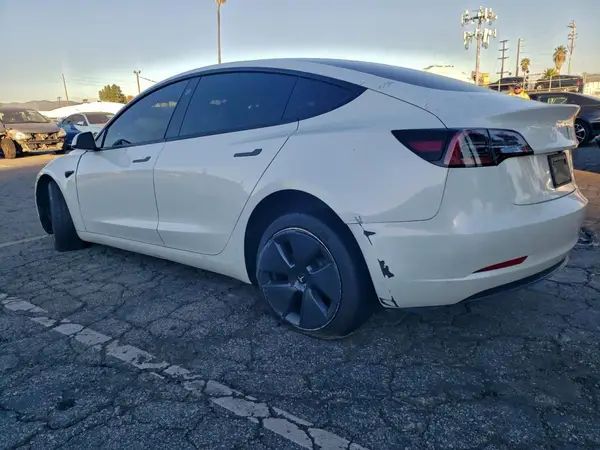 5YJ3E1EA4PF421978 2023 TESLA MODEL 3 - Image 2