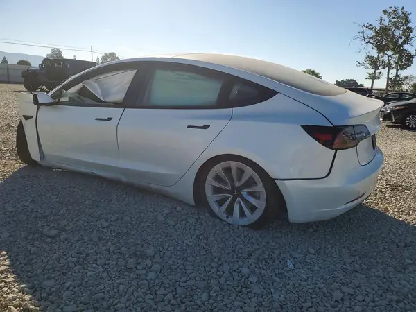 5YJ3E1EA4PF422631 2023 TESLA MODEL 3 - Image 2