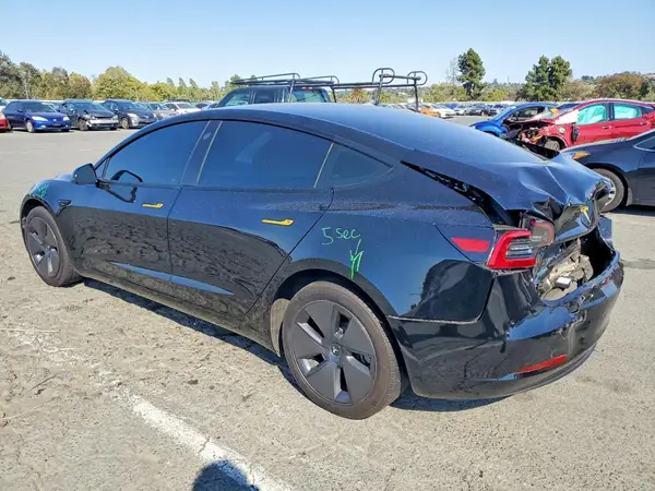 5YJ3E1EA4PF425772 2023 TESLA MODEL 3 - Image 2