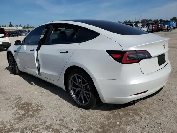 5YJ3E1EA4PF425822 2023 TESLA MODEL 3 - Image 2