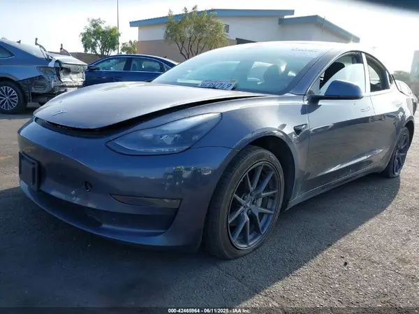 5YJ3E1EA4PF427022 2023 TESLA MODEL 3 - Image 2