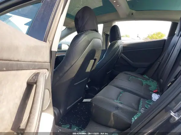 5YJ3E1EA4PF427022 2023 TESLA MODEL 3 - Image 8