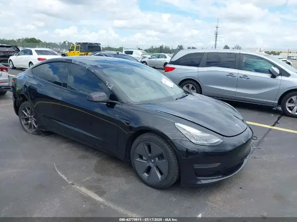 5YJ3E1EA4PF428641 2023 TESLA MODEL 3 - Image 1
