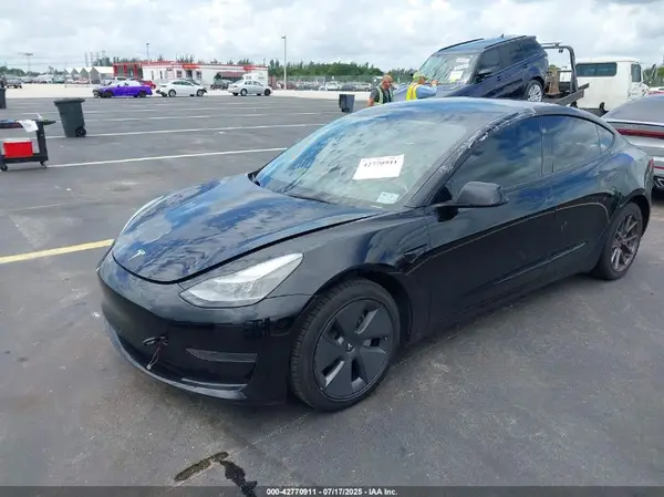 5YJ3E1EA4PF428641 2023 TESLA MODEL 3 - Image 2