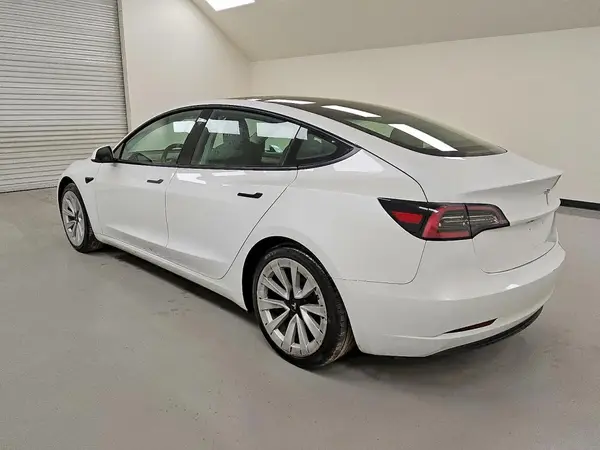 5YJ3E1EA4PF429756 2023 TESLA MODEL 3 - Image 2