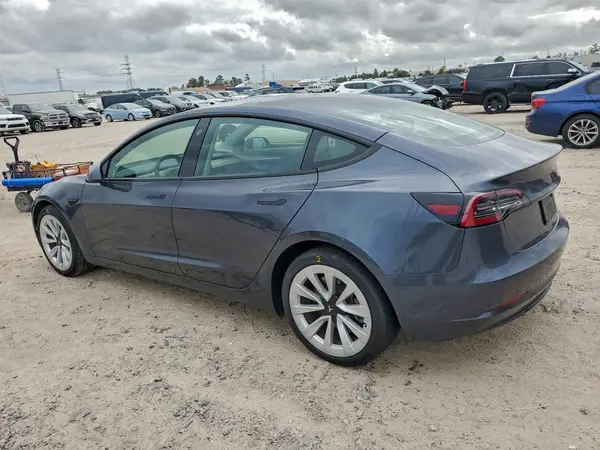 5YJ3E1EA4PF431345 2023 TESLA MODEL 3 - Image 2