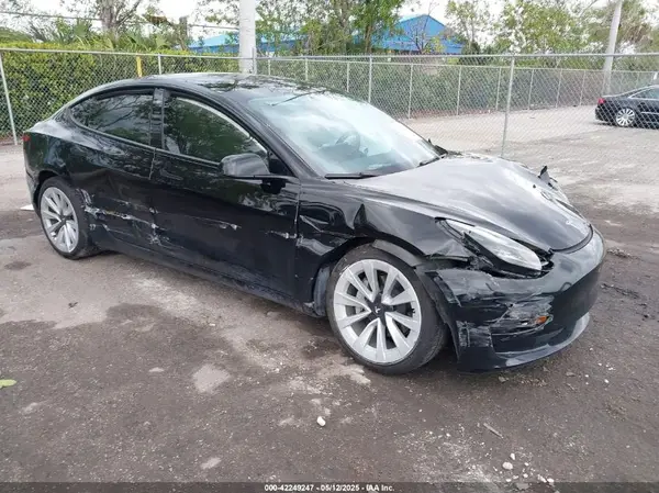 5YJ3E1EA4PF433466 2023 TESLA MODEL 3 - Image 1